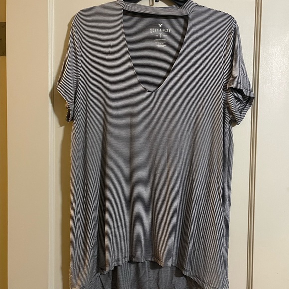 American Eagle black and white top. Size large.  Good condition. - Picture 1 of 3